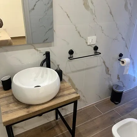 בית הארחה Domus Puteoli פוזולי